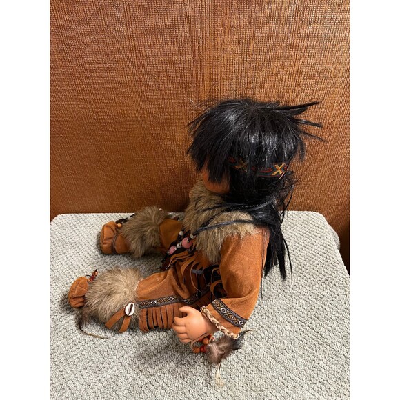 Cathay Native American Doll Number 51 of 5000 - Picture 4 of 8